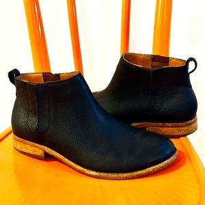 9.5 Kork-Ease black ankle boots
